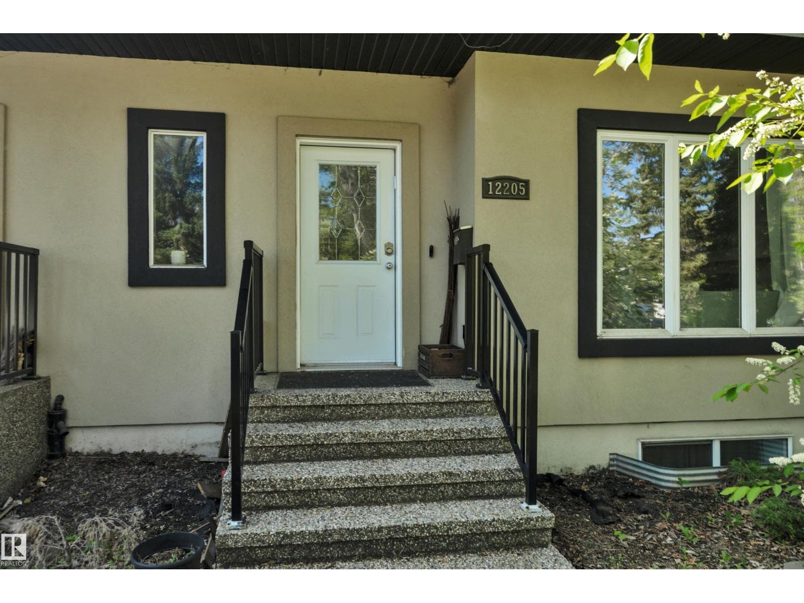 12205 112 AV NW — photo 3