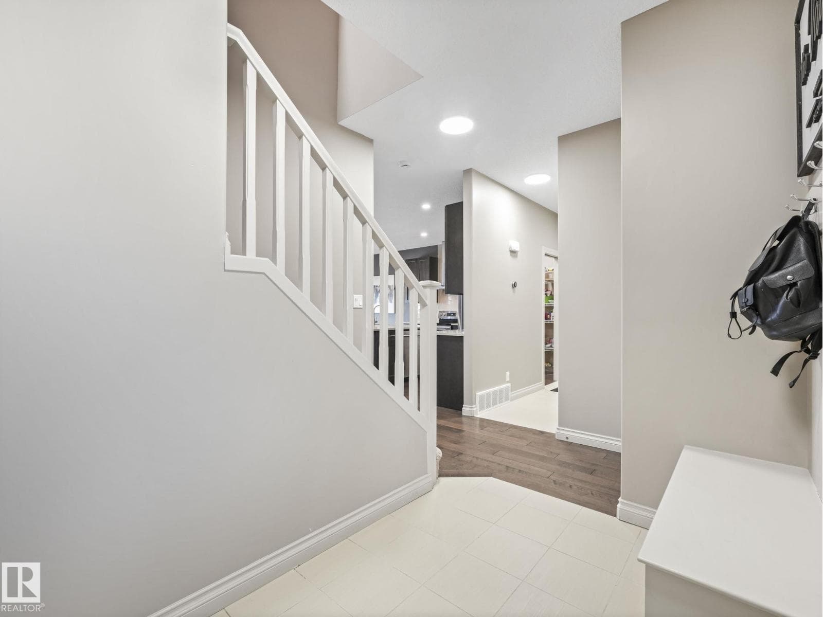 16412 12 AV SW — photo 5