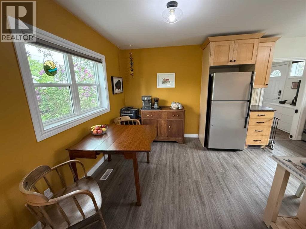 4920 51 Avenue — photo 5