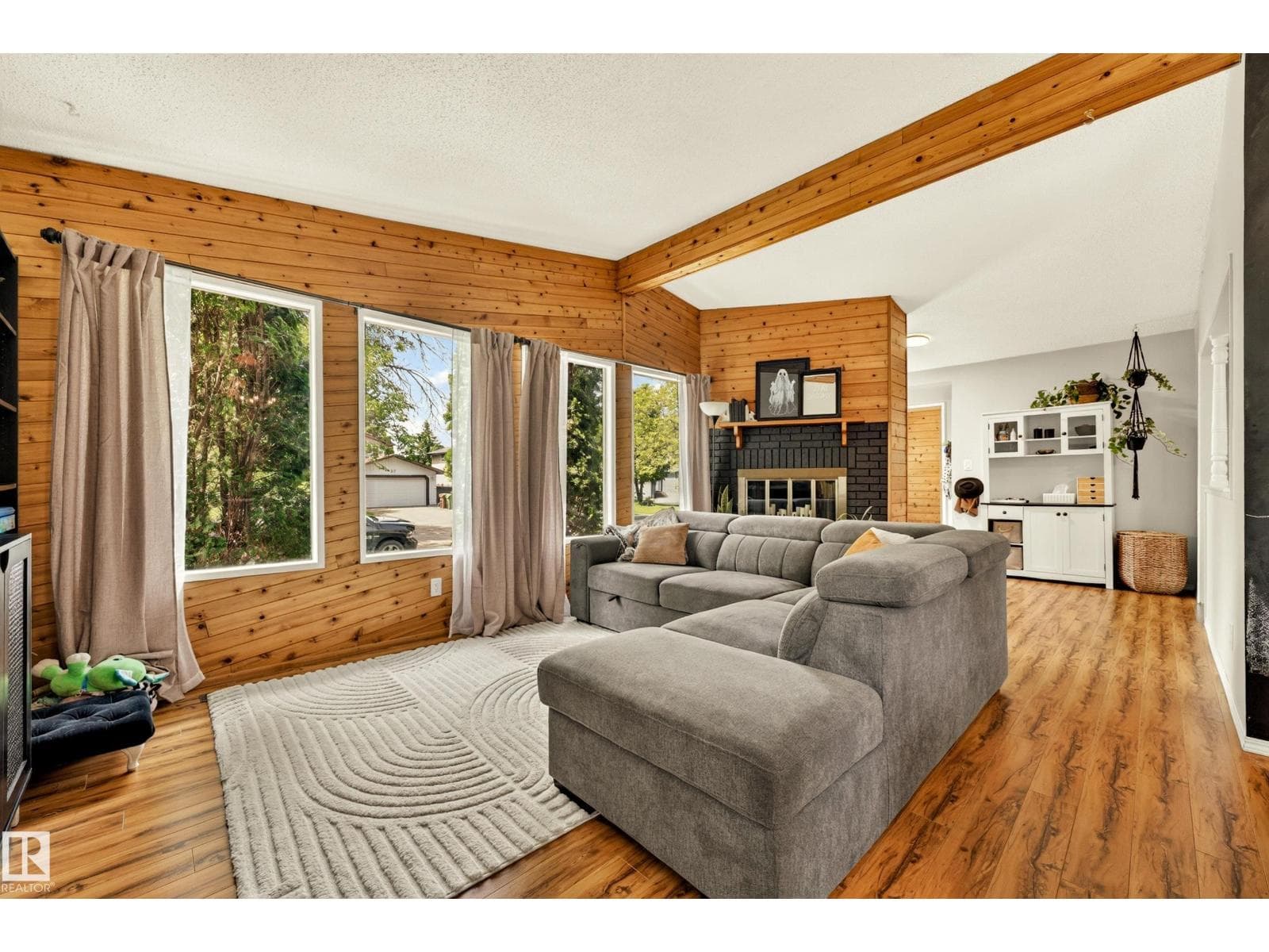 24 ADDISON CR — photo 5