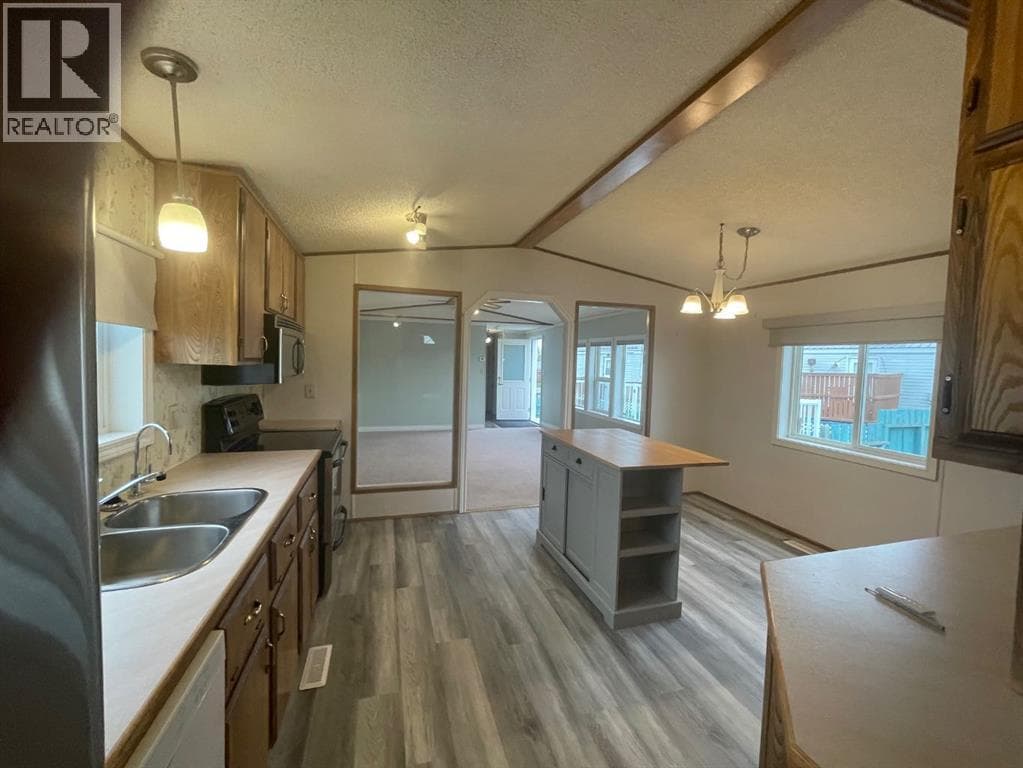 12 Westover Crescent — photo 5