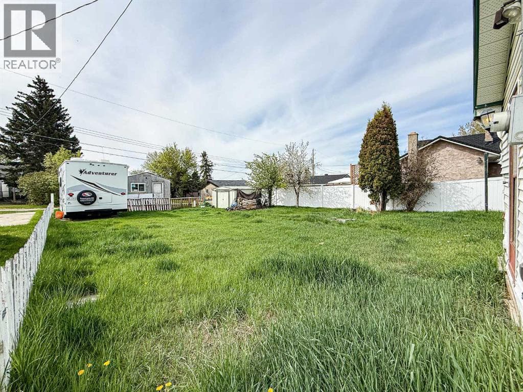 2031 18 Avenue — photo 4