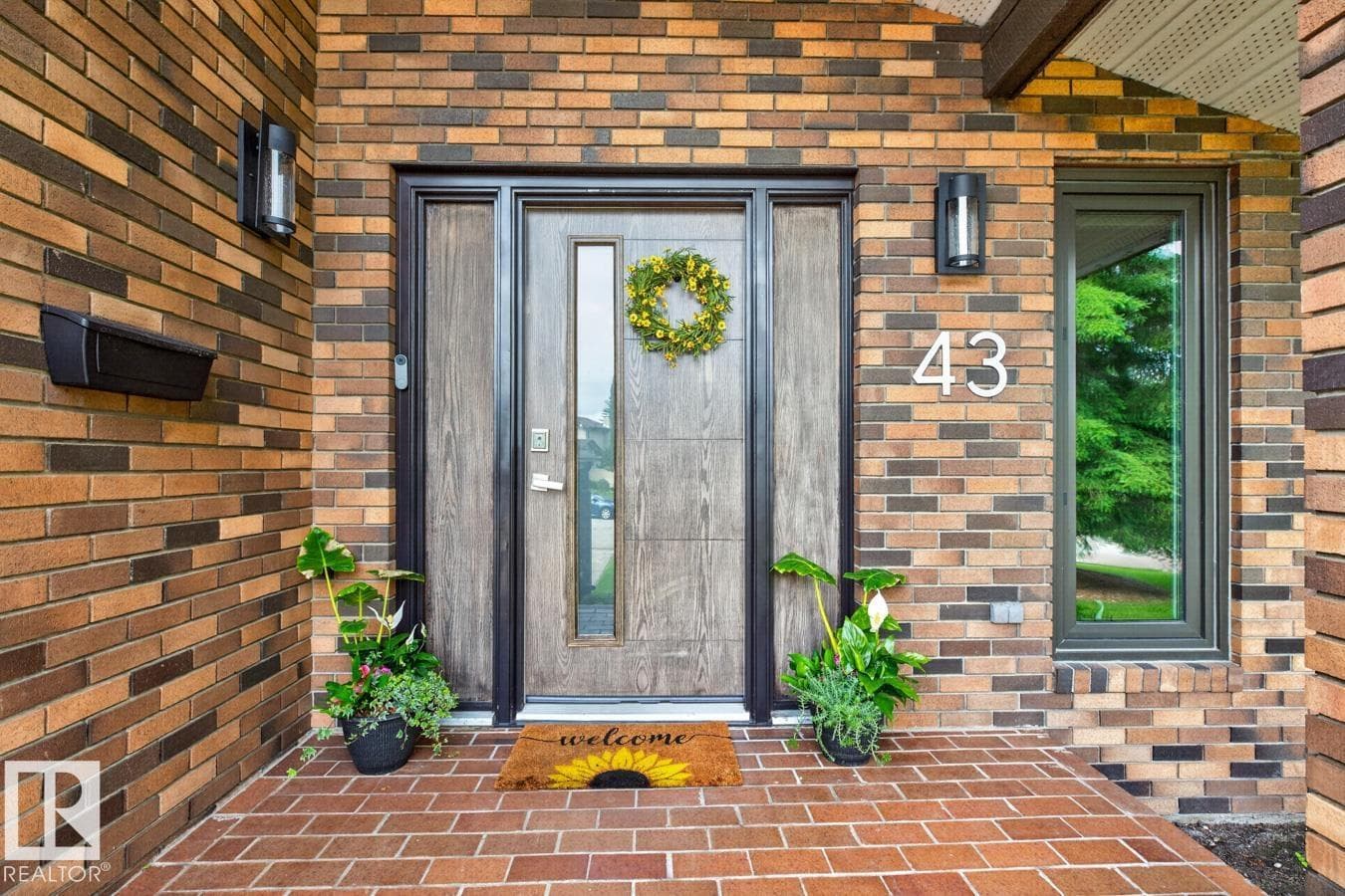 43 MANCHESTER DR — photo 2