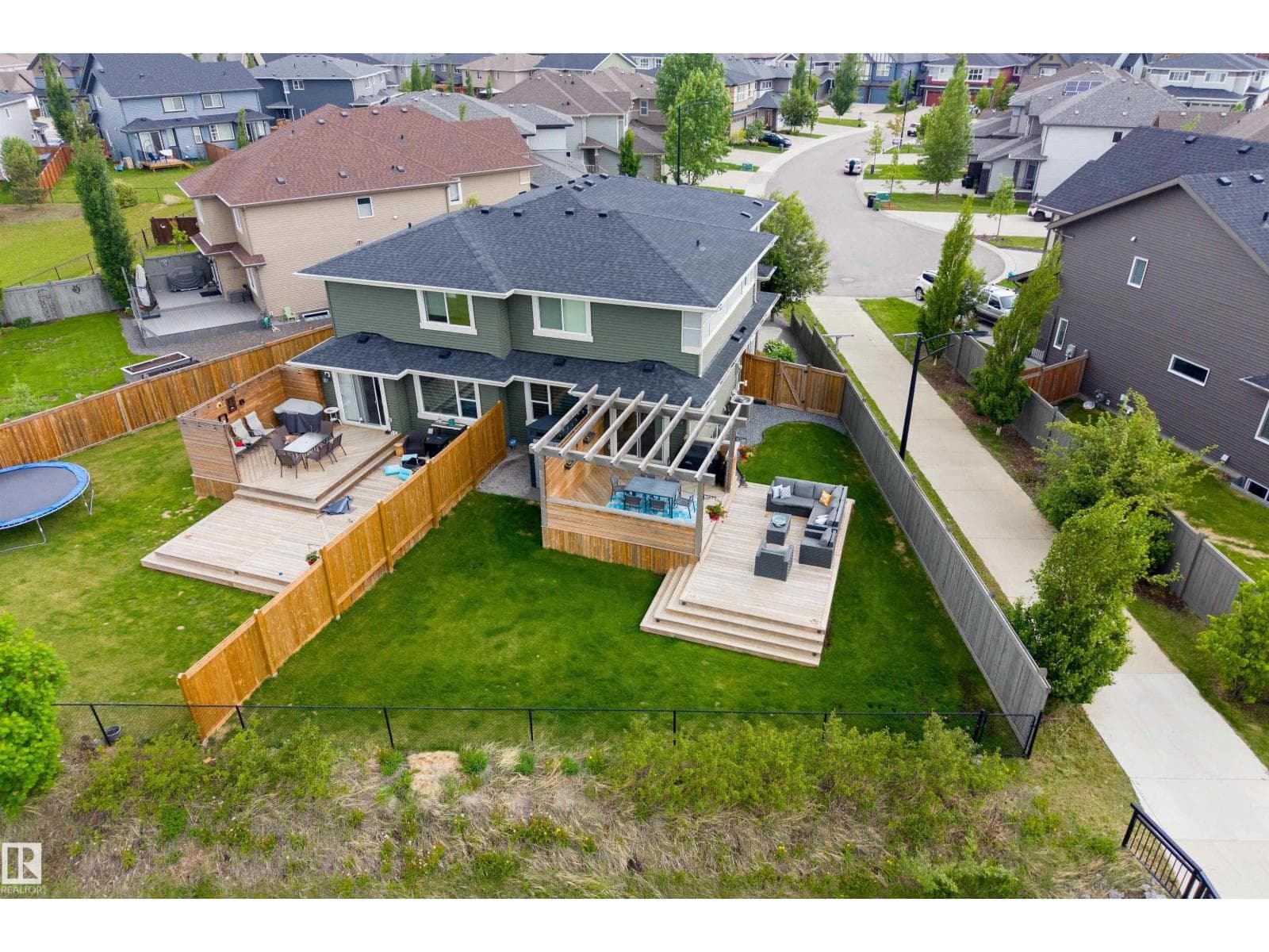 20530 128 AV NW — photo 2