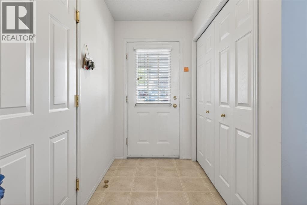 121 Rocky Ridge Court NW — photo 2