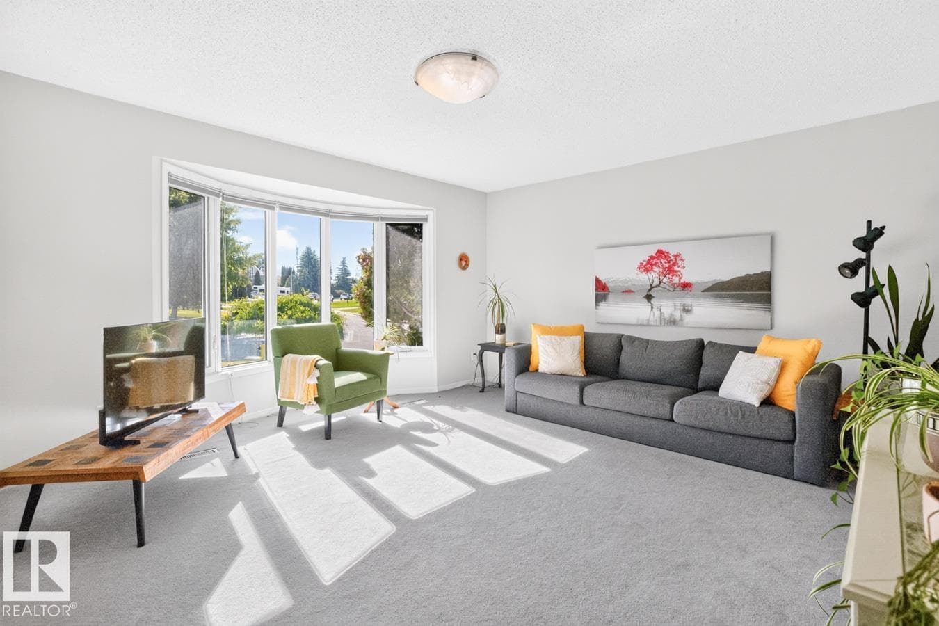 6930 11 AV NW — photo 5