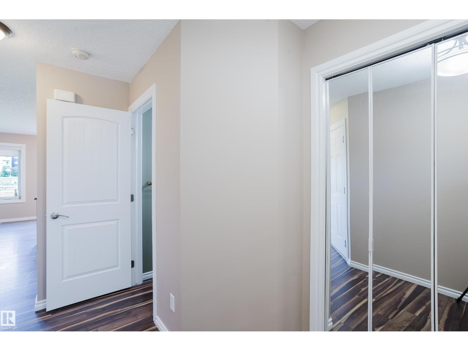 #106 5420 GRANT MACEWAN BV — photo 3