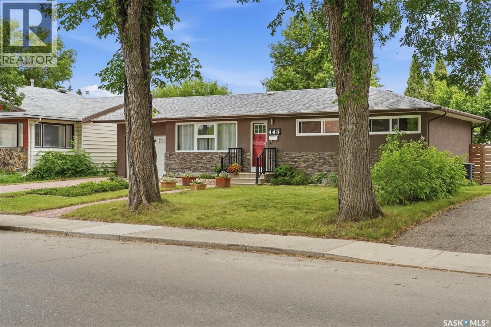 445 Witney AVENUE S — photo 2