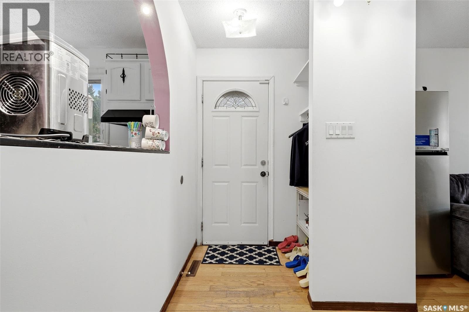 2949 Grant ROAD — photo 3