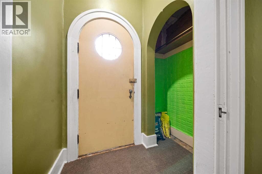 260 2 Street SE — photo 5