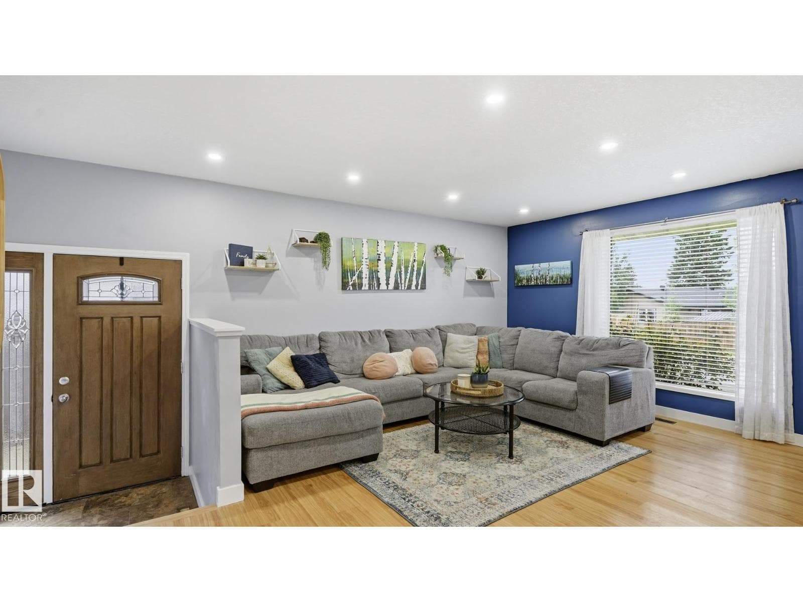 5507 51 AV — photo 4