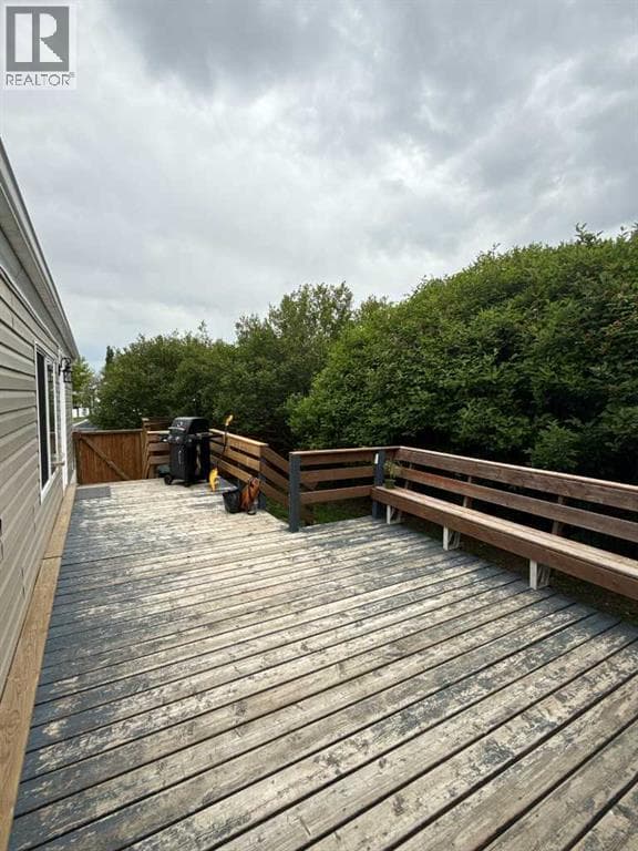 517 5 Street NW — photo 4