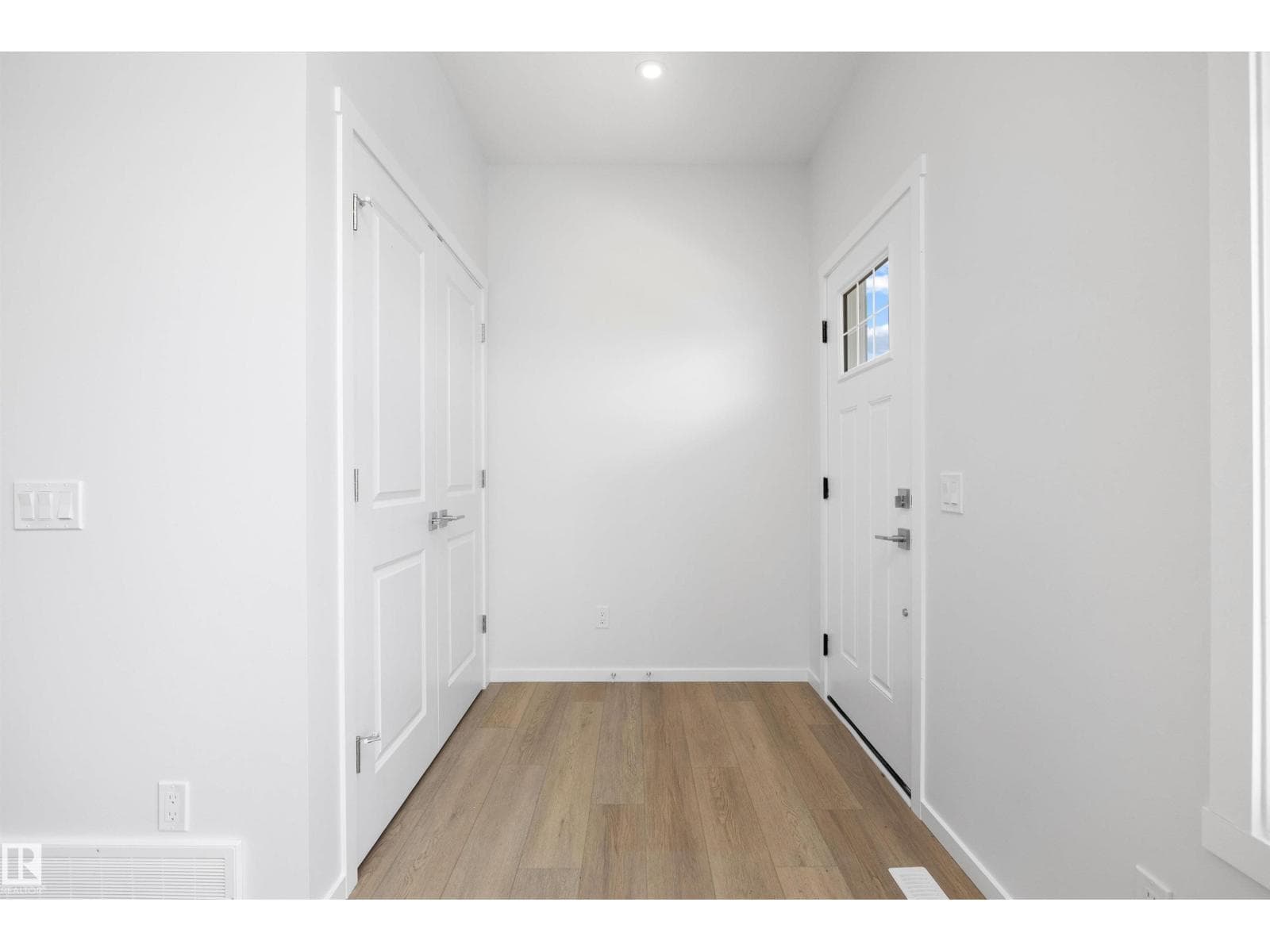 15656 3 ST NE — photo 3