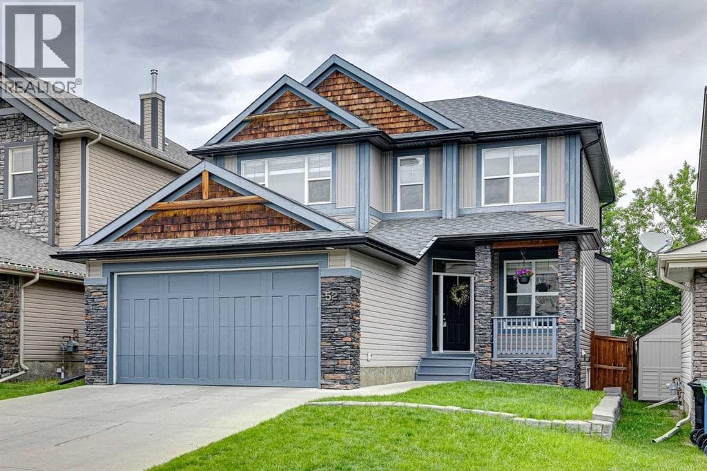 52 Tremblant Way SW