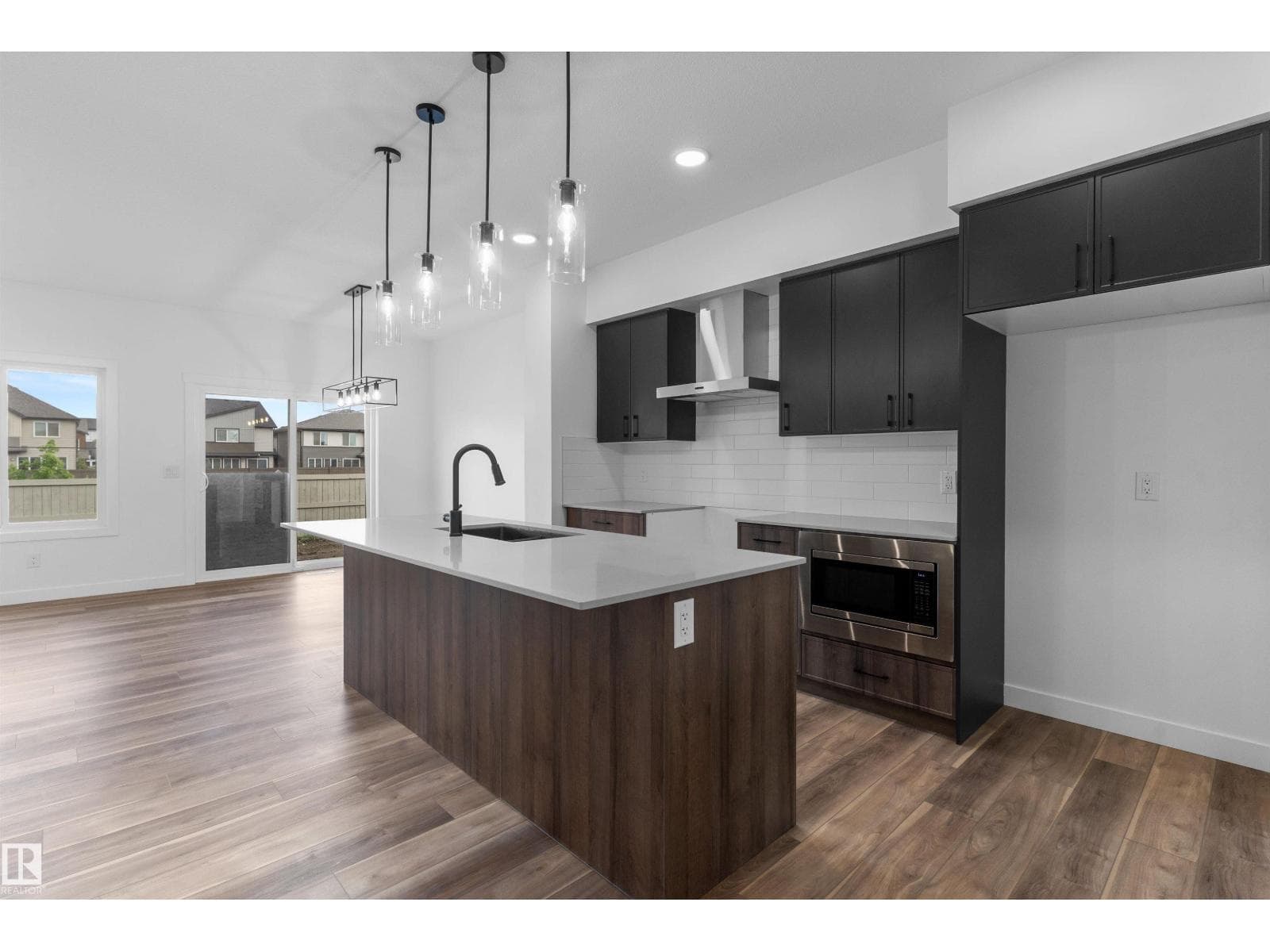 1050 CRISTALL CR SW — photo 5