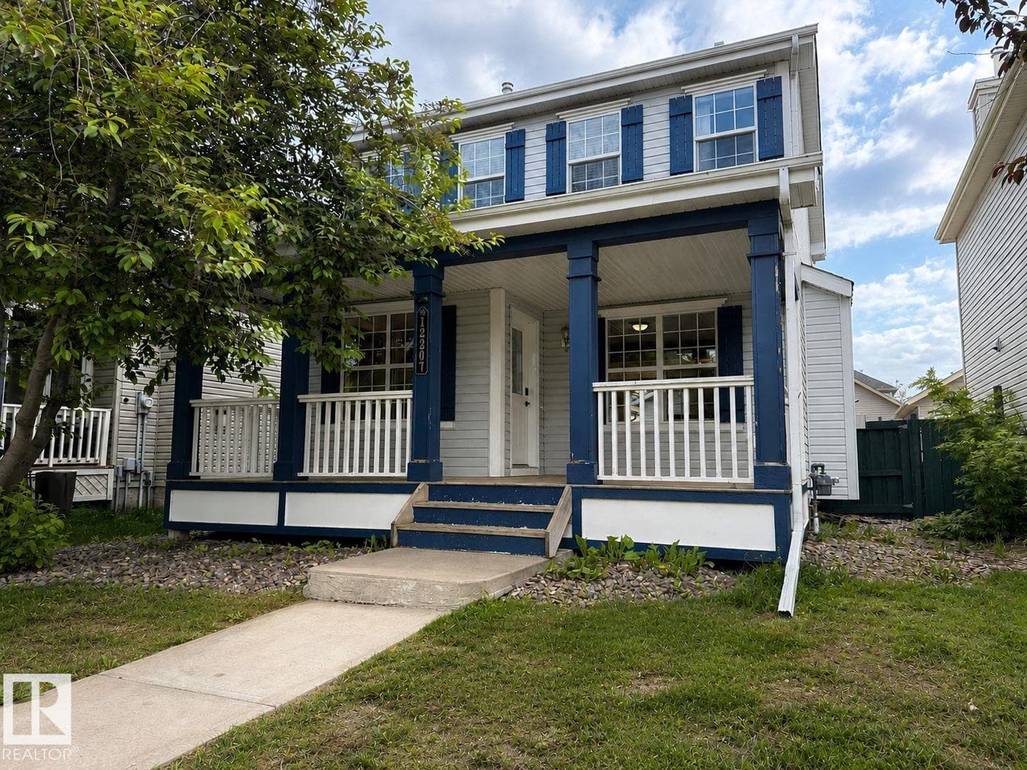 12207 16 AV SW — photo 2