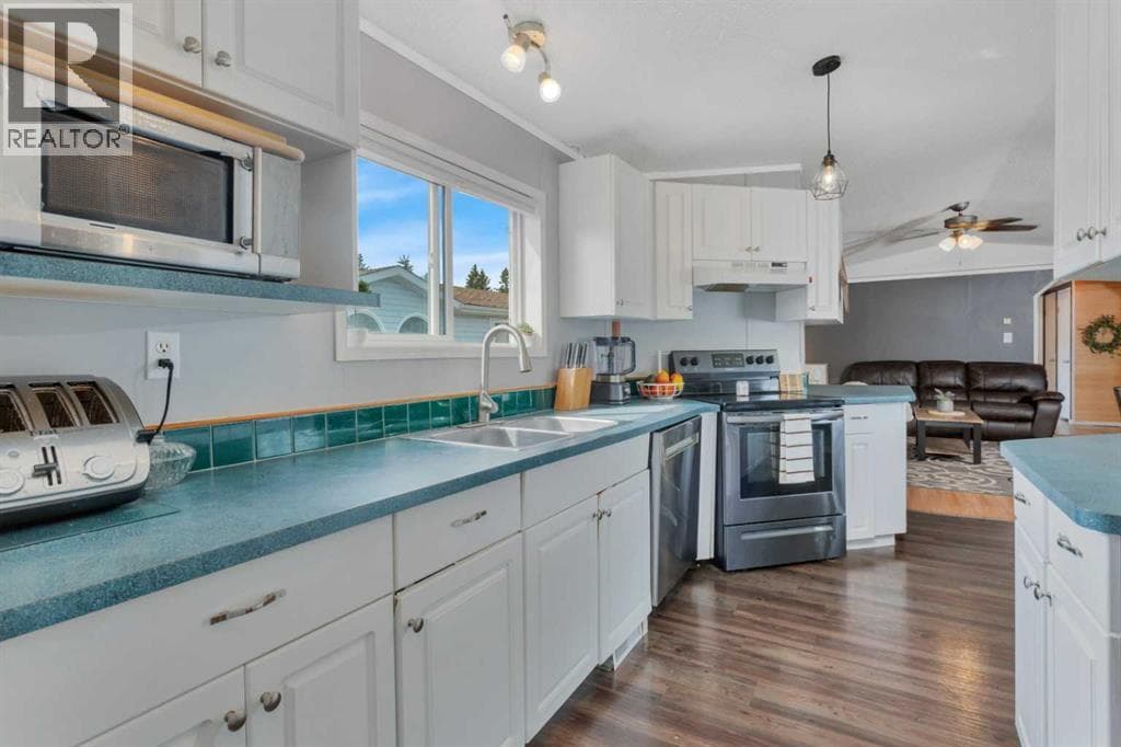 4520 59 Street — photo 5