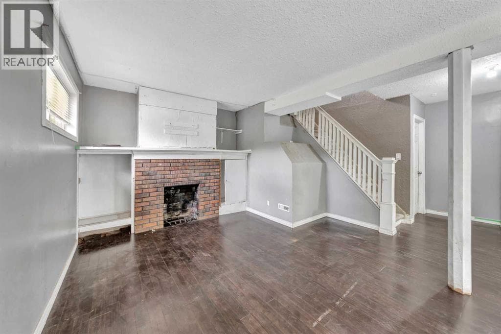 4825 45 Street — photo 5