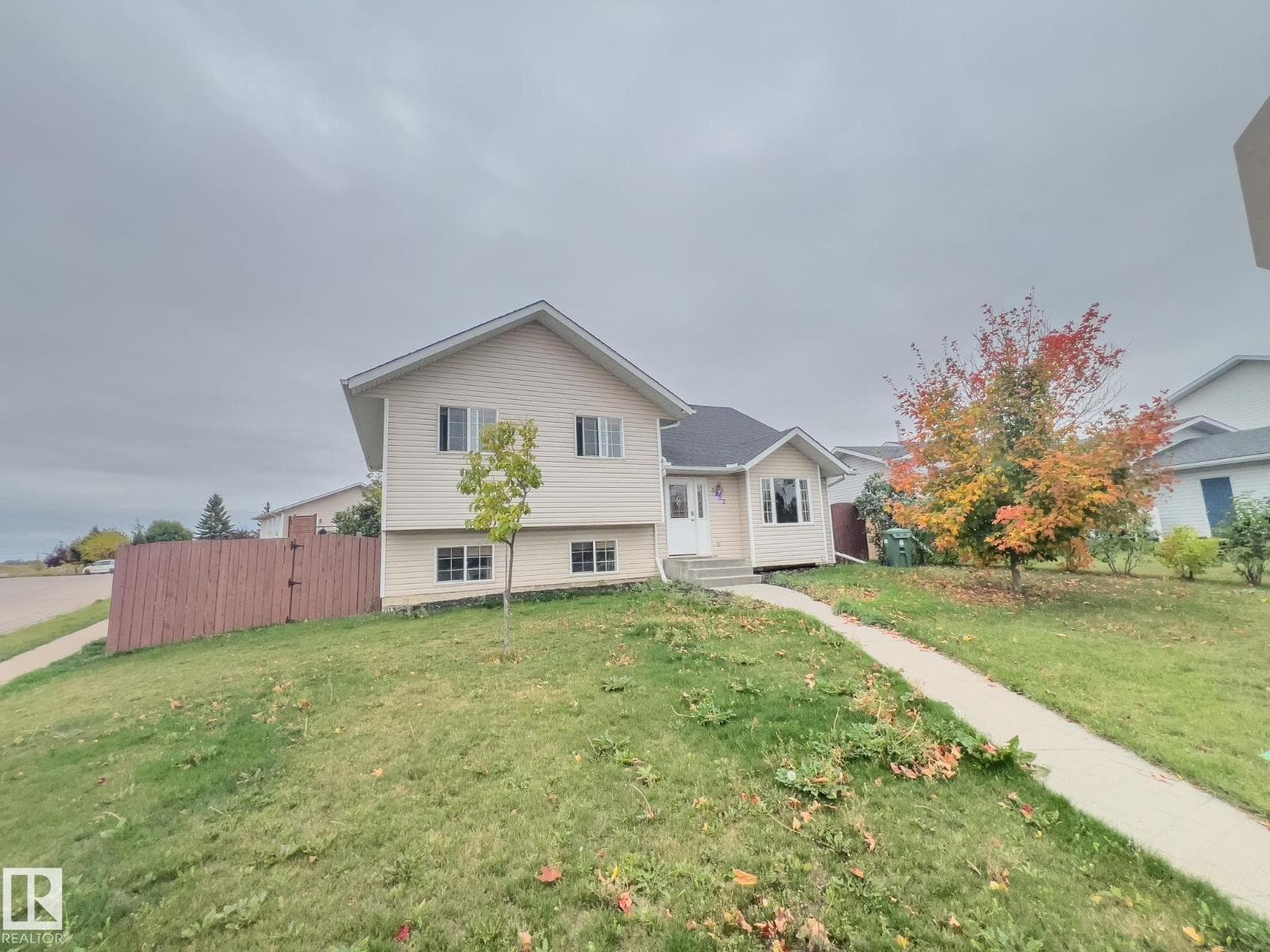 3802 42 AV — photo 2