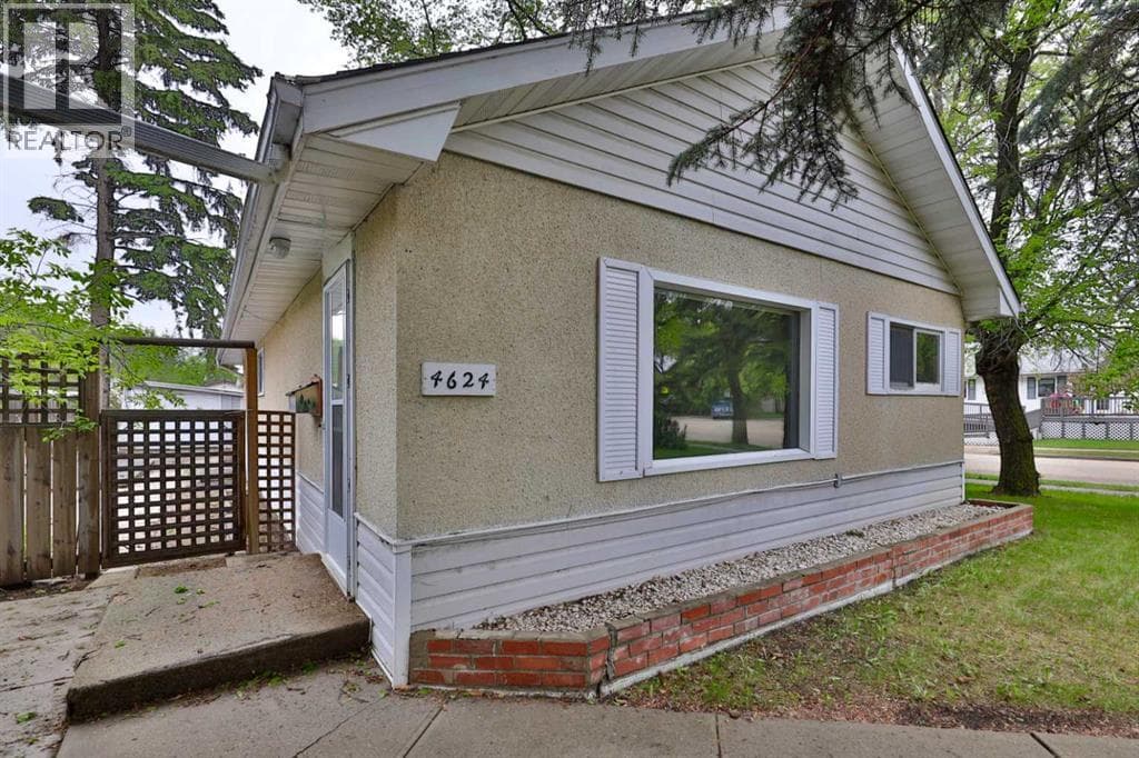 4624 56 Street — photo 3