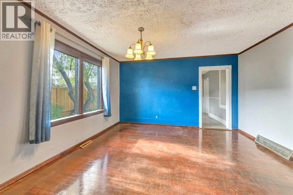 5207 48 Street — photo 5
