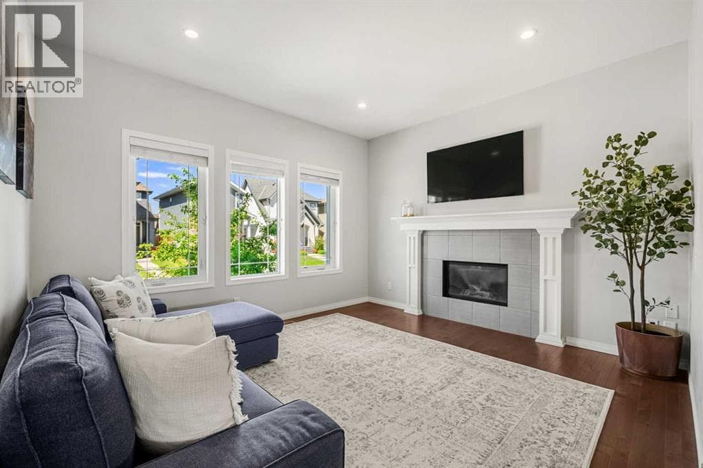 393 Marquis Heights SE — photo 3