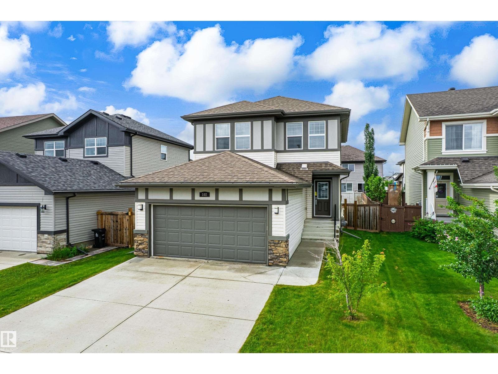 102 MEADOWLAND WY