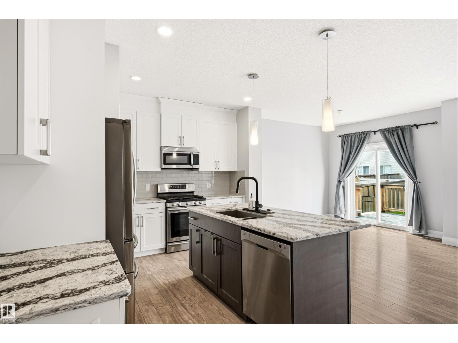 102 MEADOWLAND WY — photo 3