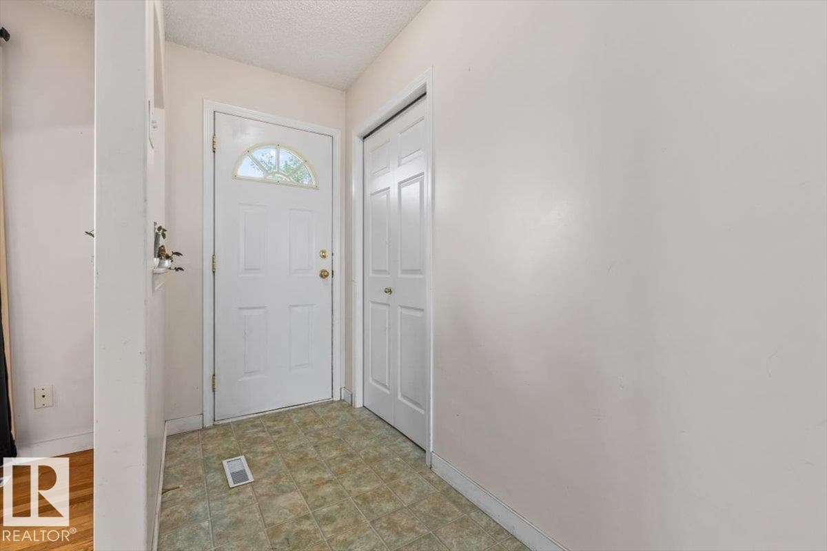 5126 53 Street — photo 3