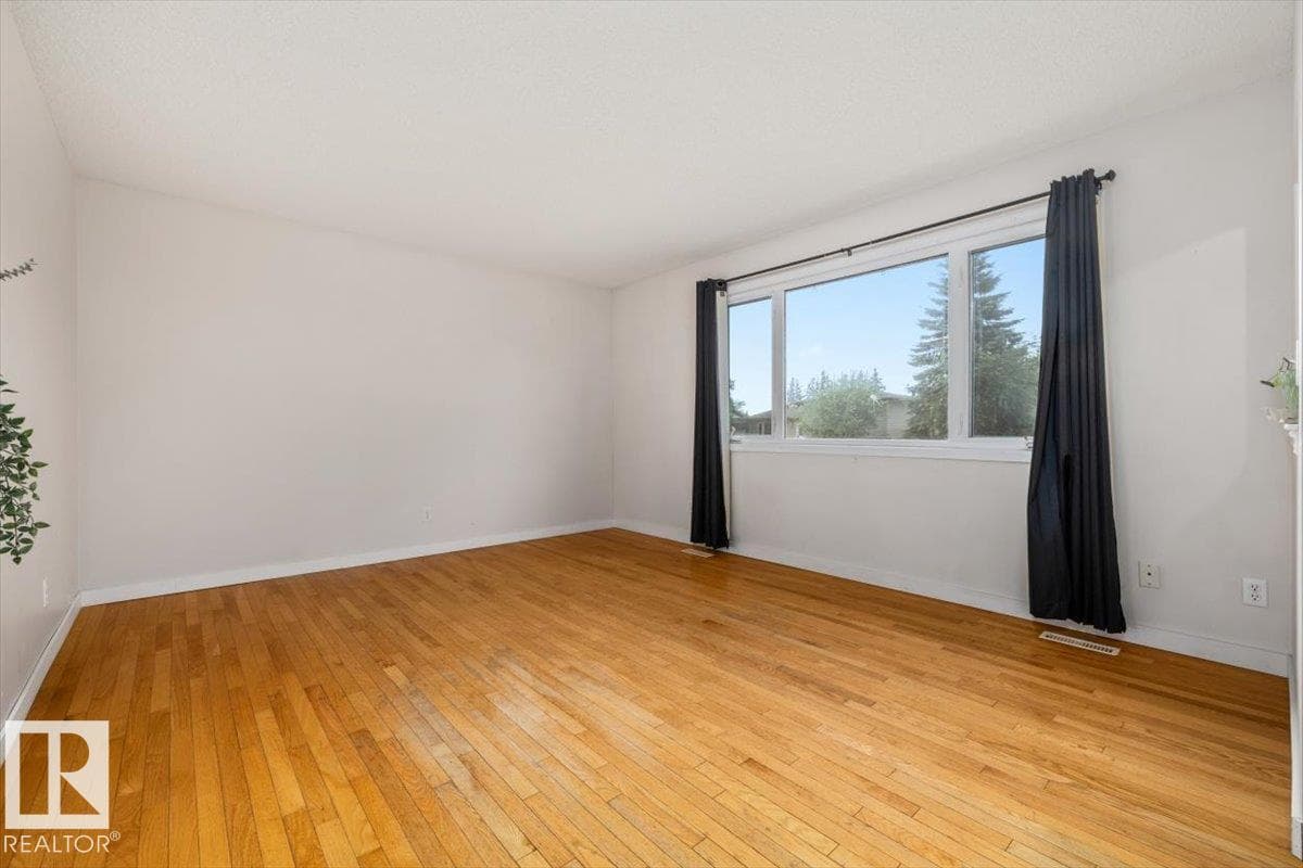5126 53 Street — photo 4