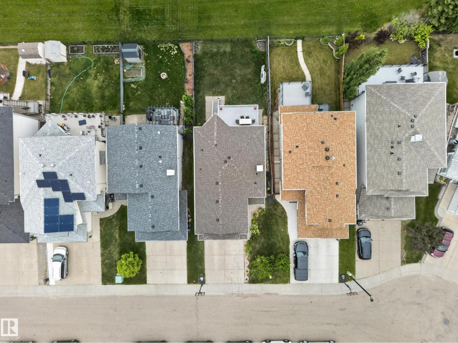 2518 33A AV NW — photo 3