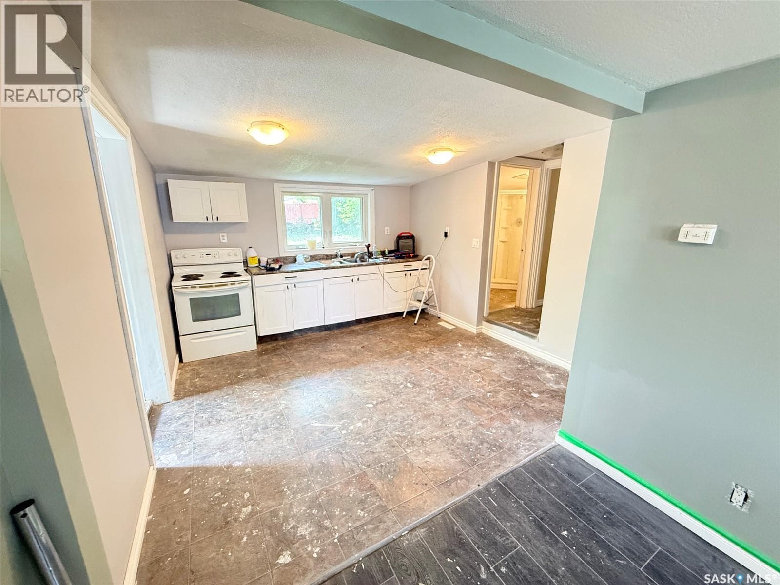 330 3rd AVENUE SE — photo 3