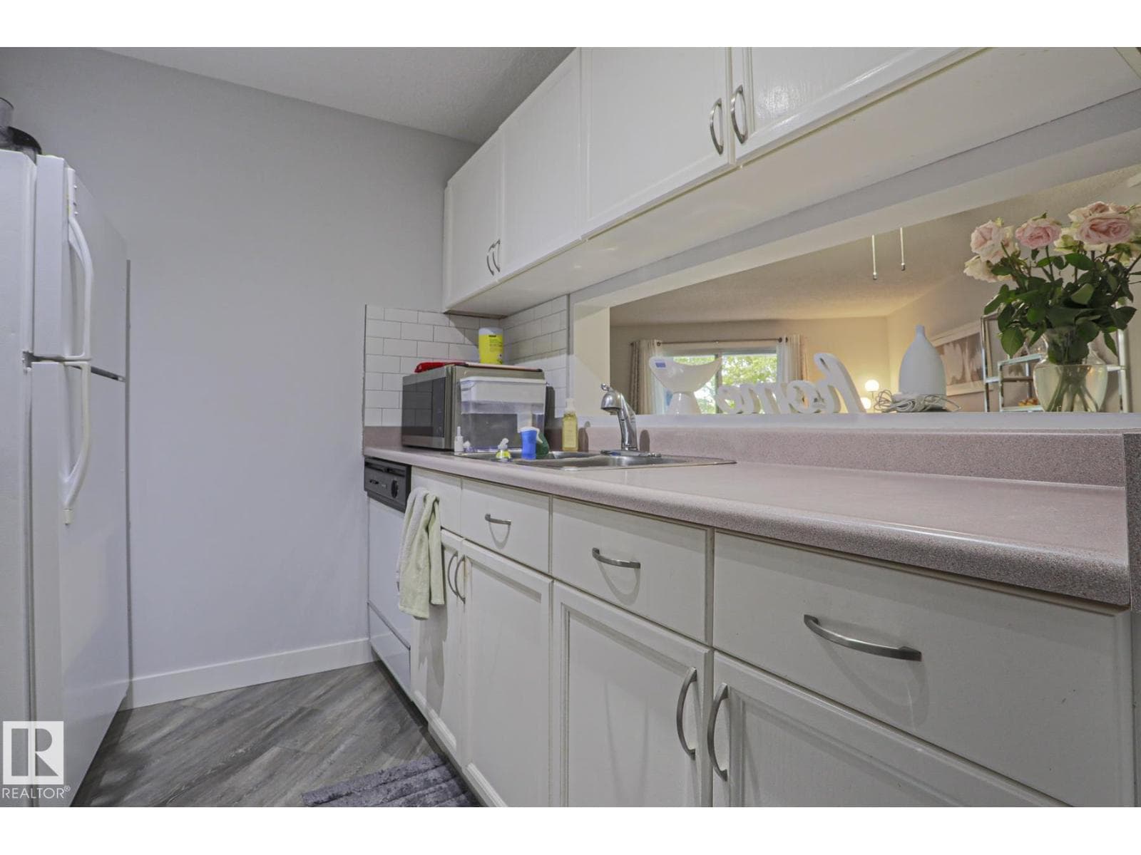 #233 2520 50 ST NW — photo 3