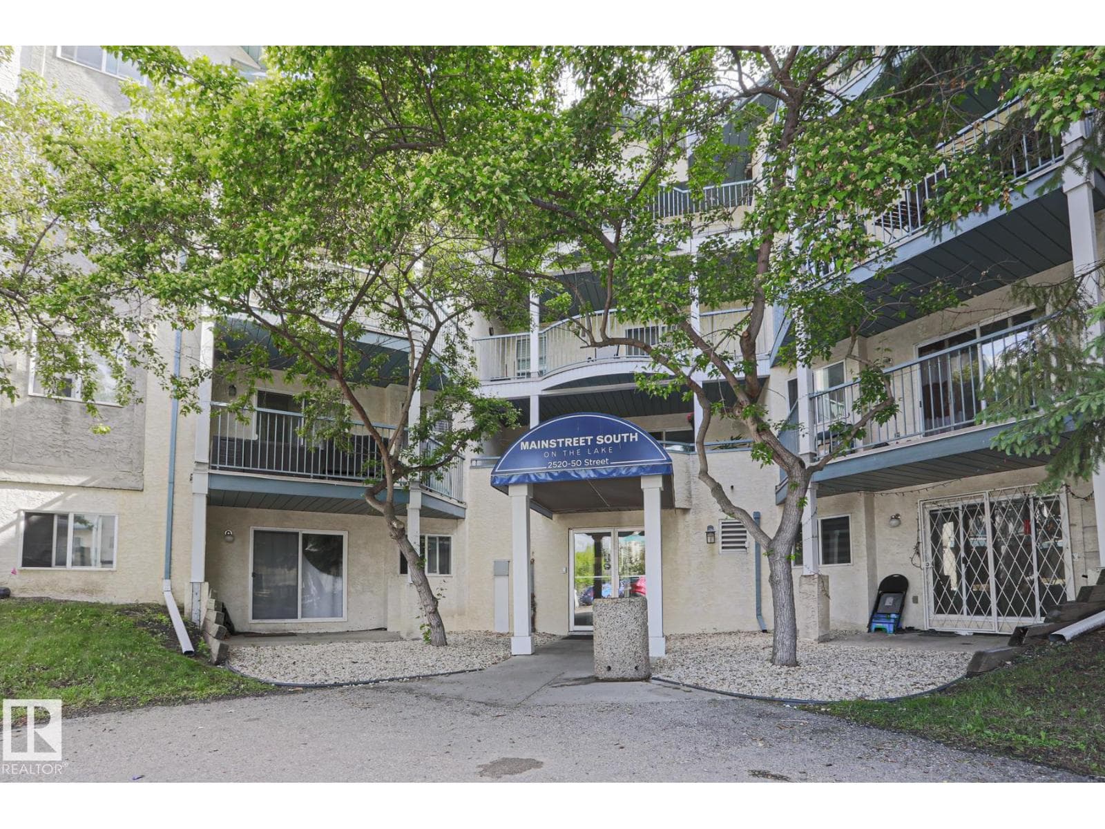 #233 2520 50 ST NW