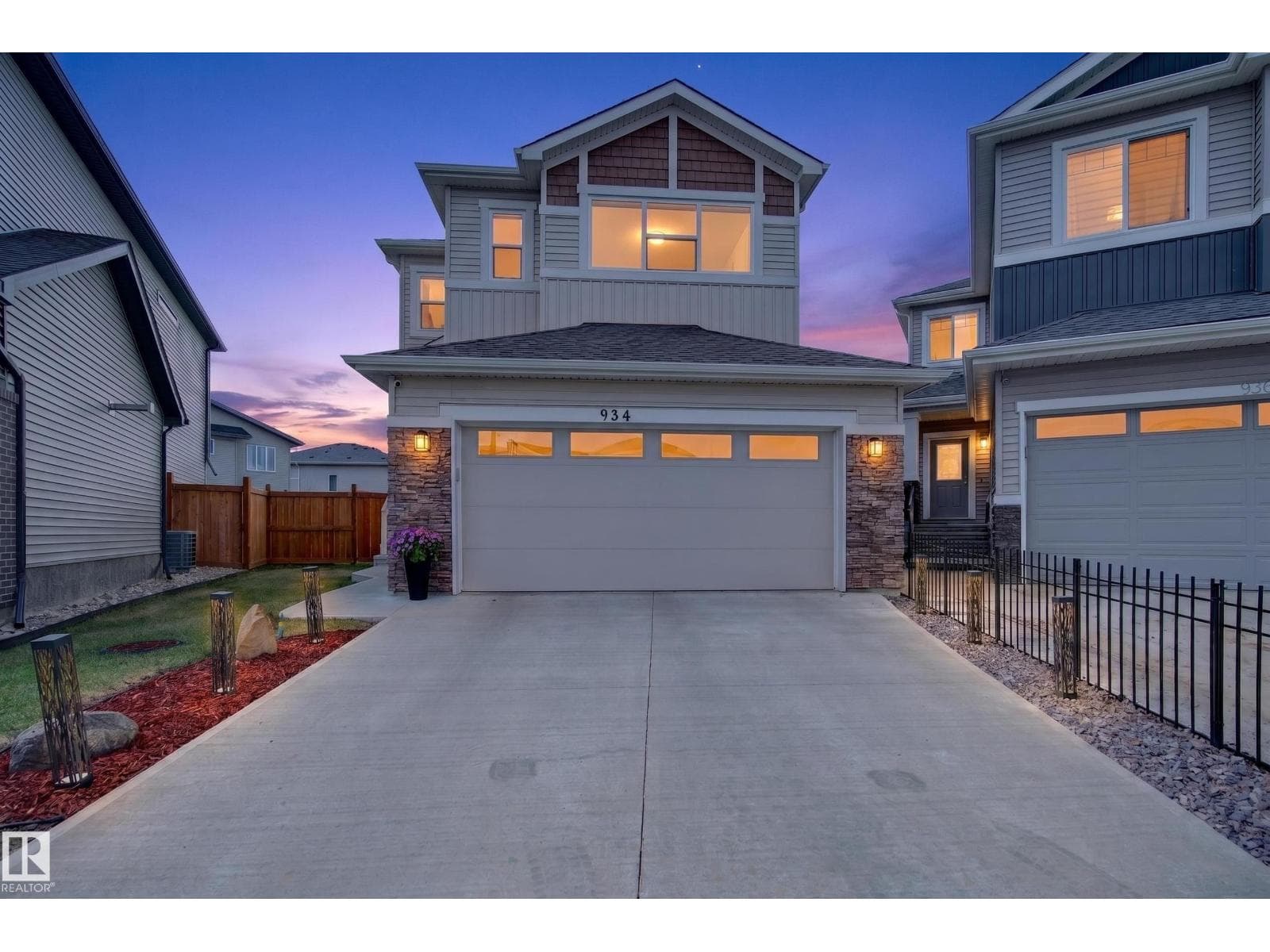 934 BERG PL — photo 2