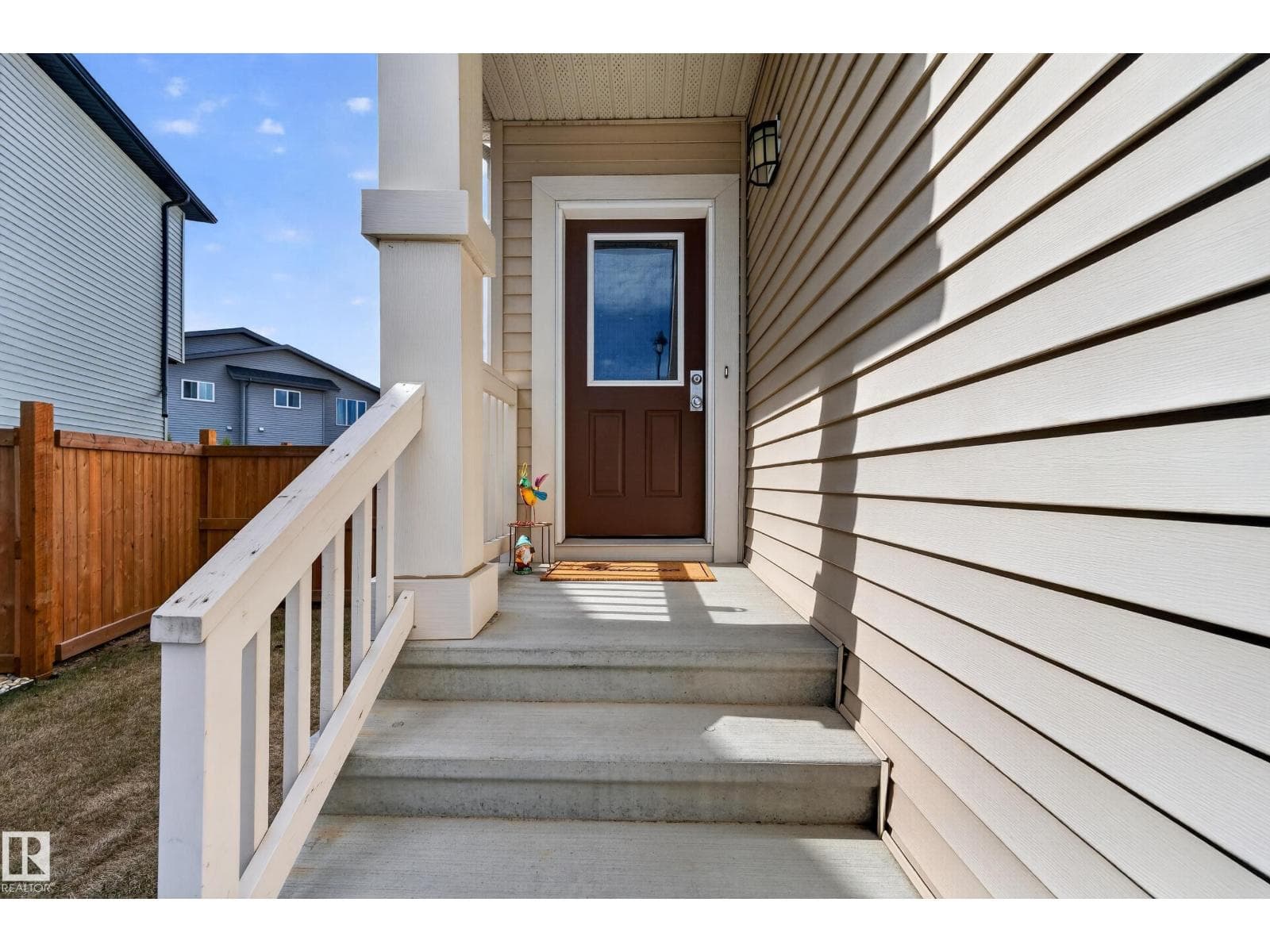 934 BERG PL — photo 5