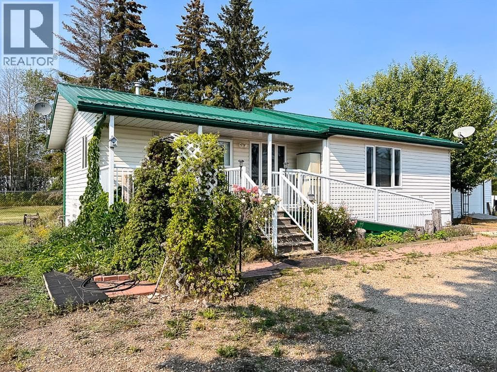 143 Peace River Ave — photo 2