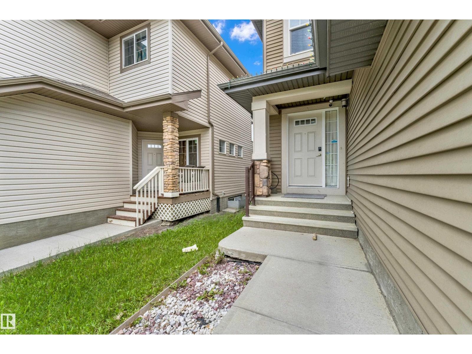 5432 20 AV SW — photo 2