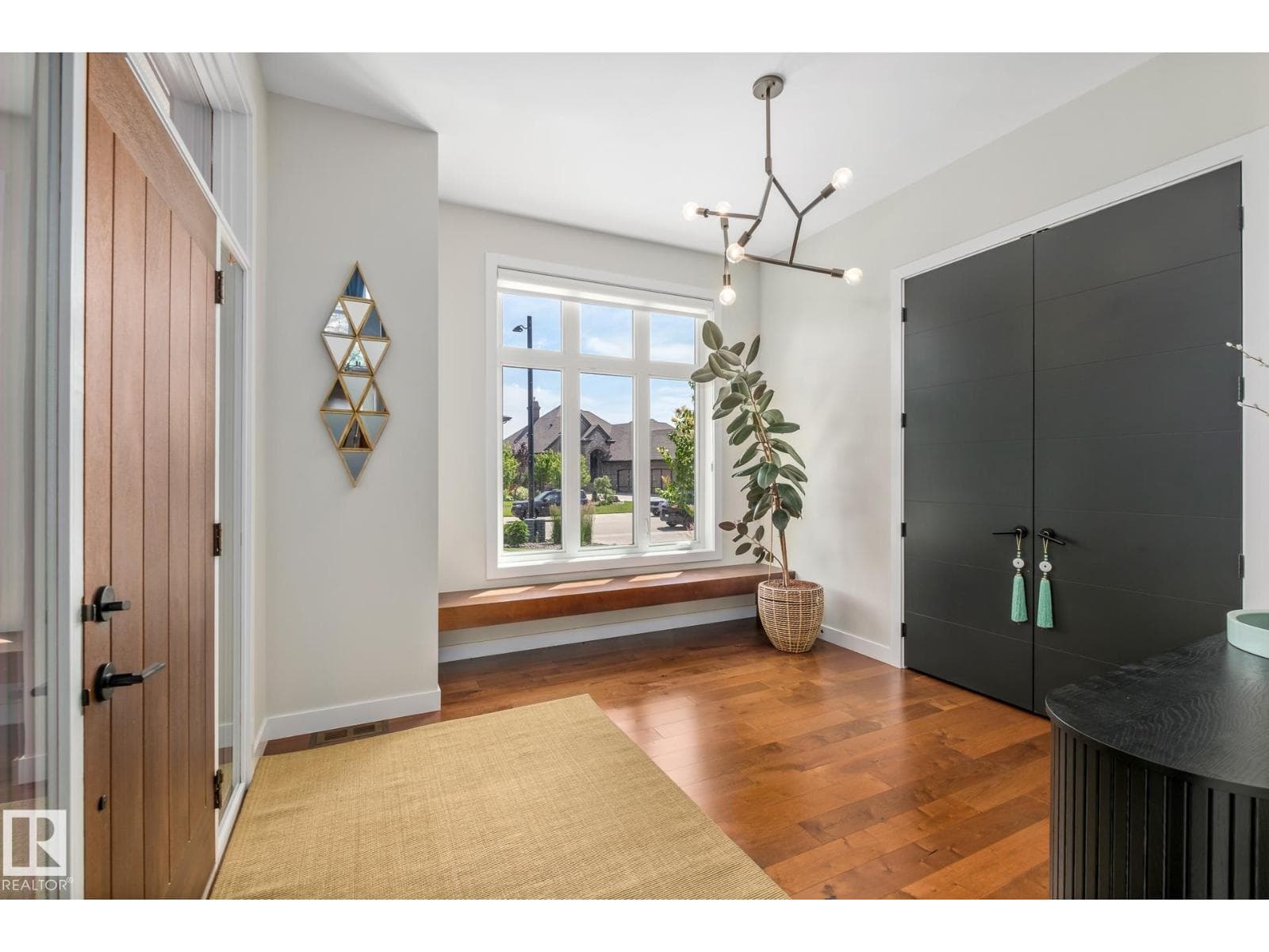 699 HOWATT DR SW — photo 5