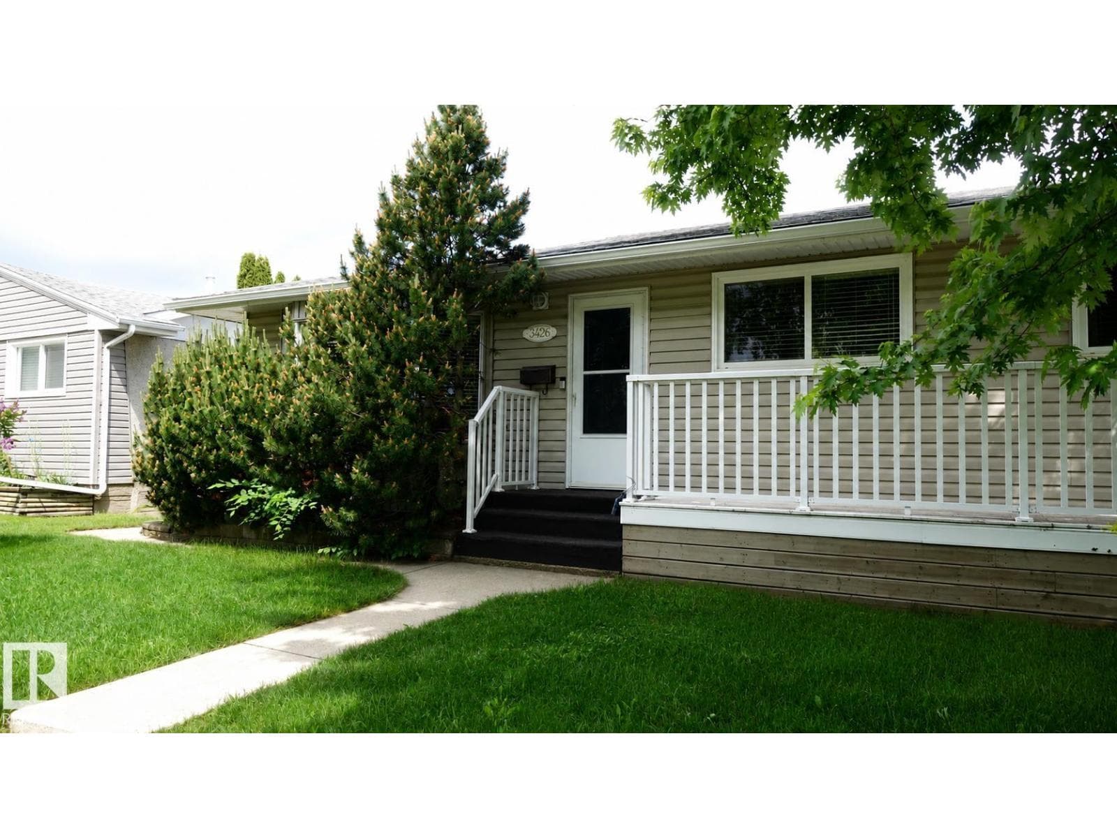 3426 120 AV NW — photo 3