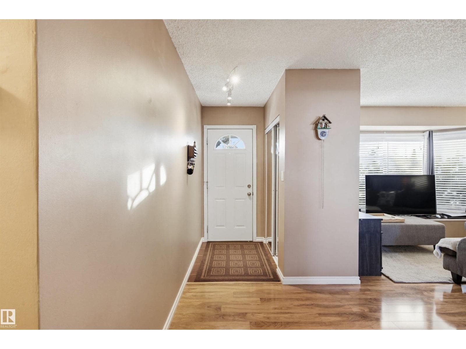 3426 120 AV NW — photo 4
