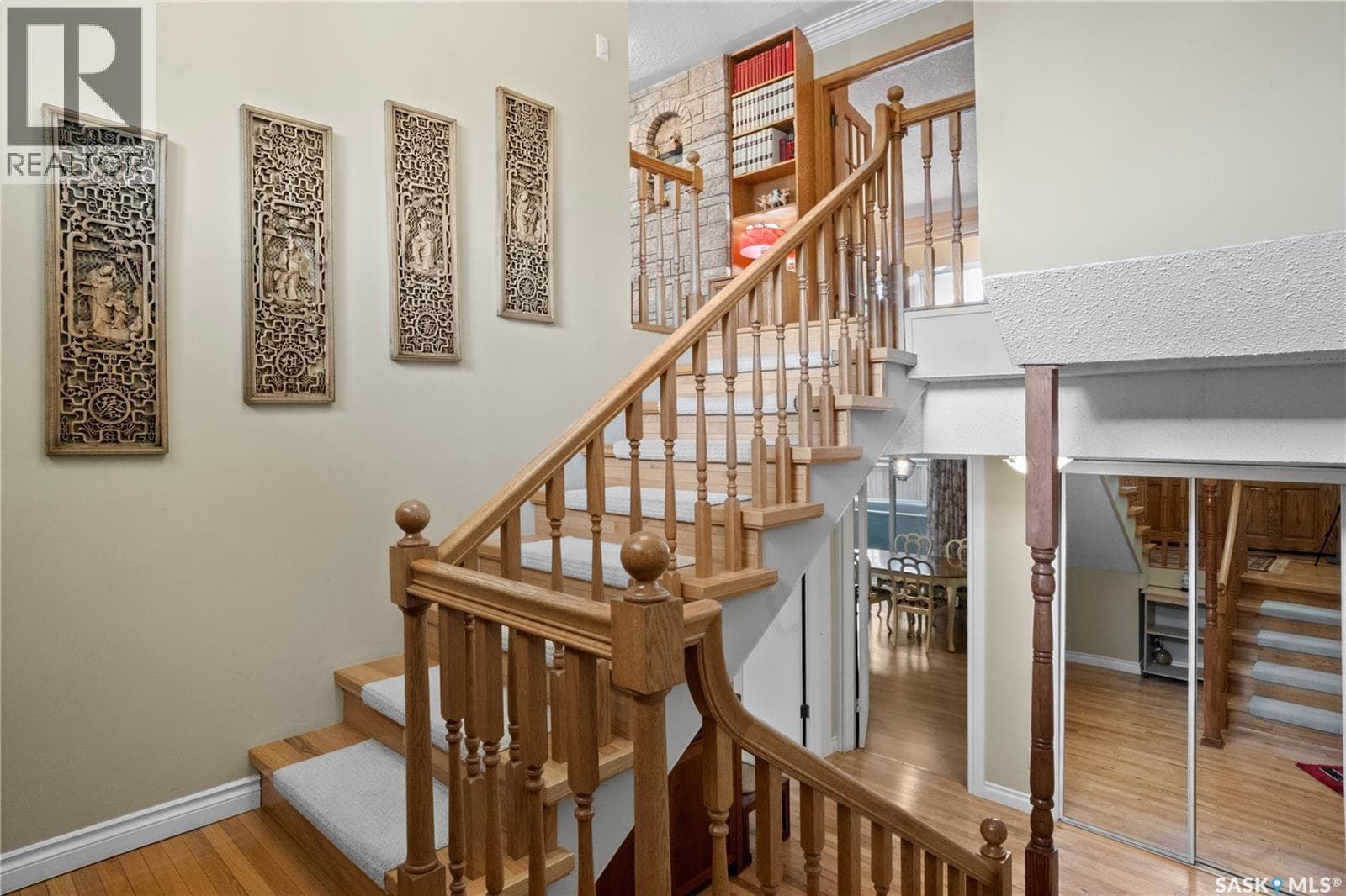 66 LESLIE PLACE — photo 2