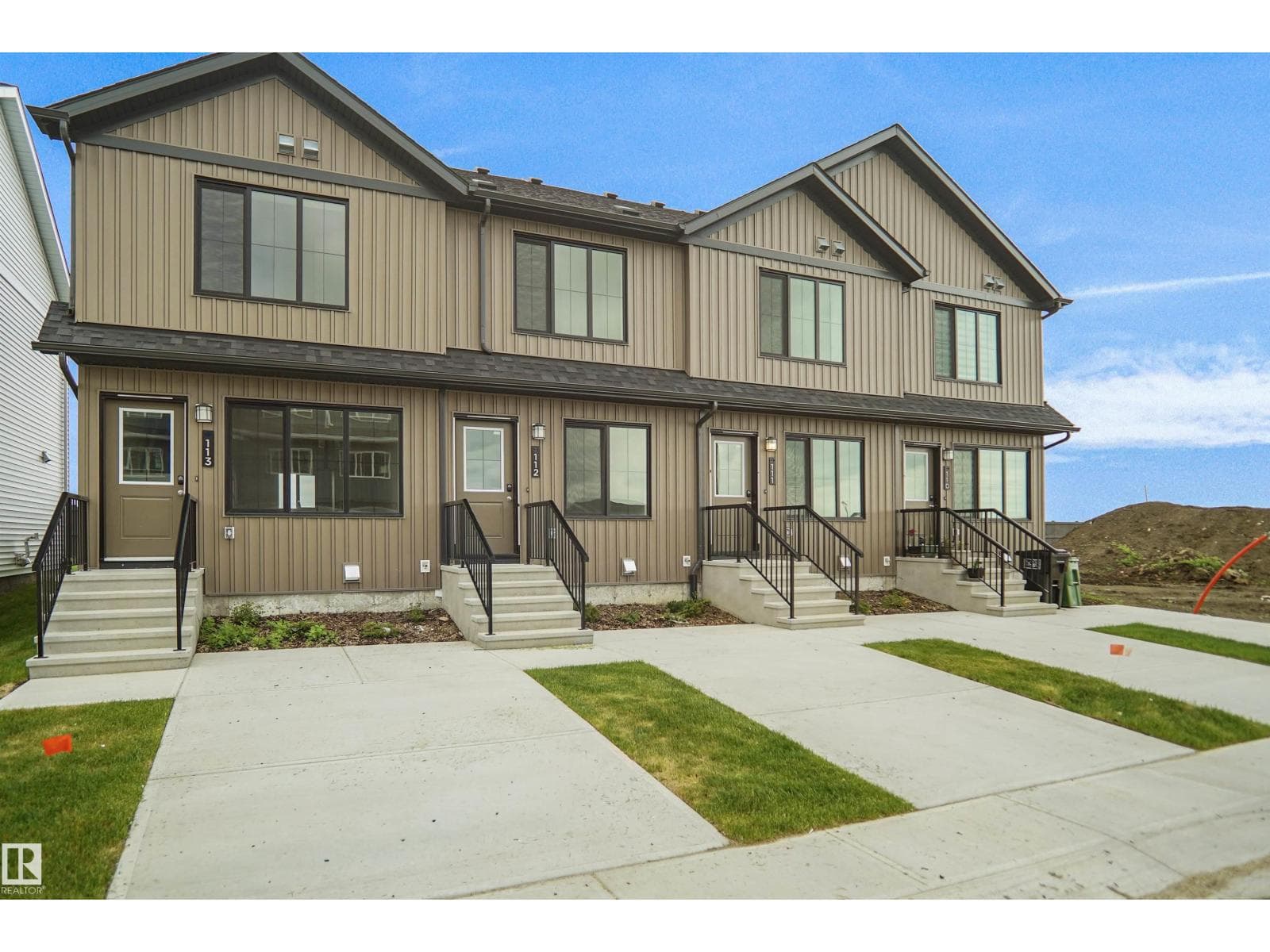 #18 3705 141 ST SW