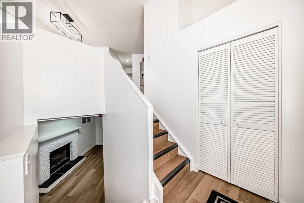 314 Castleridge Drive NE — photo 4
