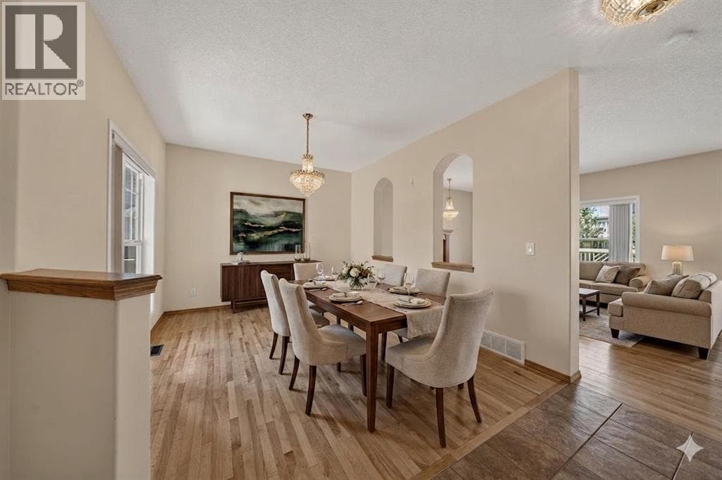 63 Cougartown Close SW — photo 5