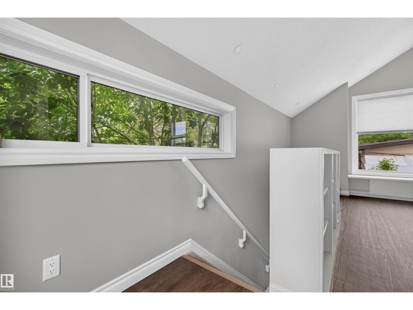 11212 75 AV NW — photo 3