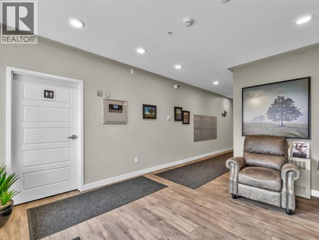 301, 499 Meadow Lake Court — photo 3