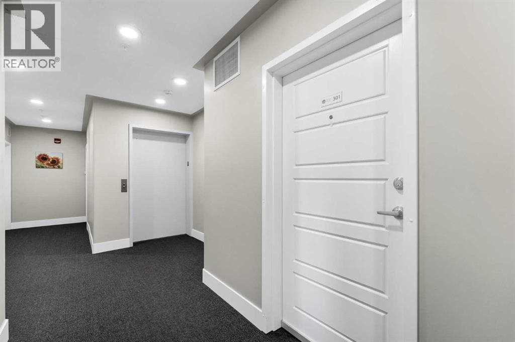 301, 499 Meadow Lake Court — photo 4