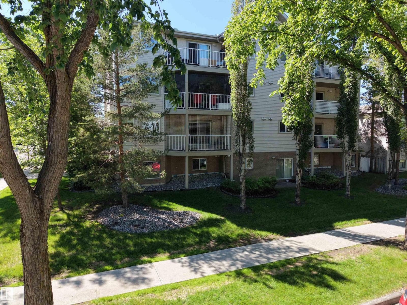 #201 11408 108 AV NW