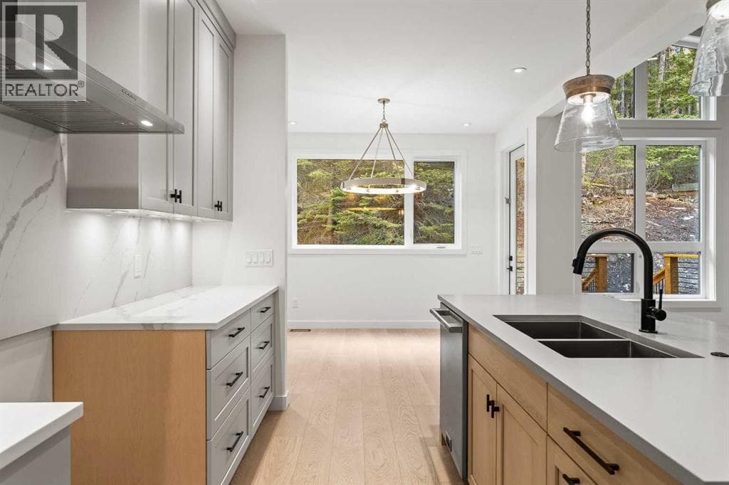 249B Three Sisters Drive — photo 3